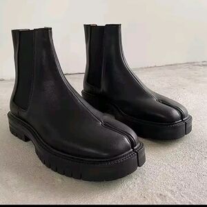 Tabi Black Leather Chelsea Boots